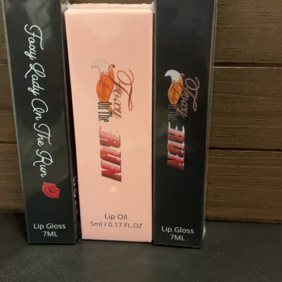 Lip Gloss ( Oh Baby) - Picture 5 of 5